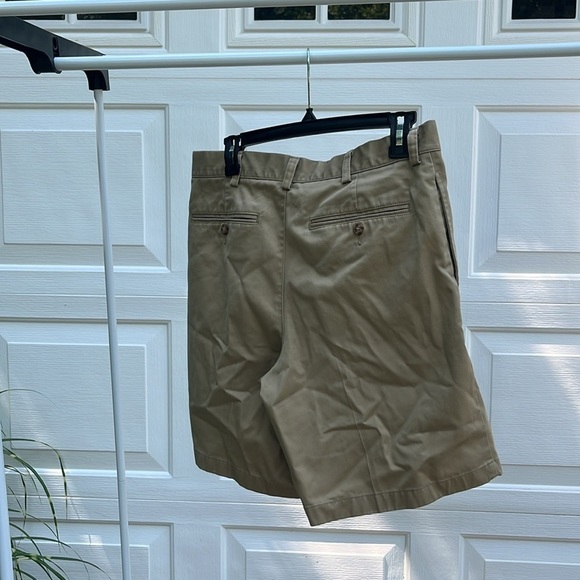 L. L. Bean Khakis Mens Shorts - Picture 2 of 3